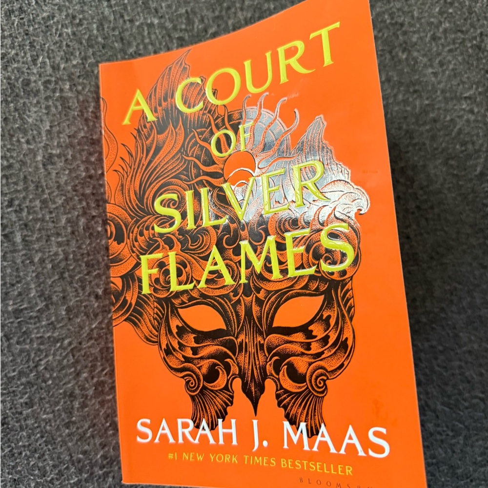 A Court of Silver Flames Book